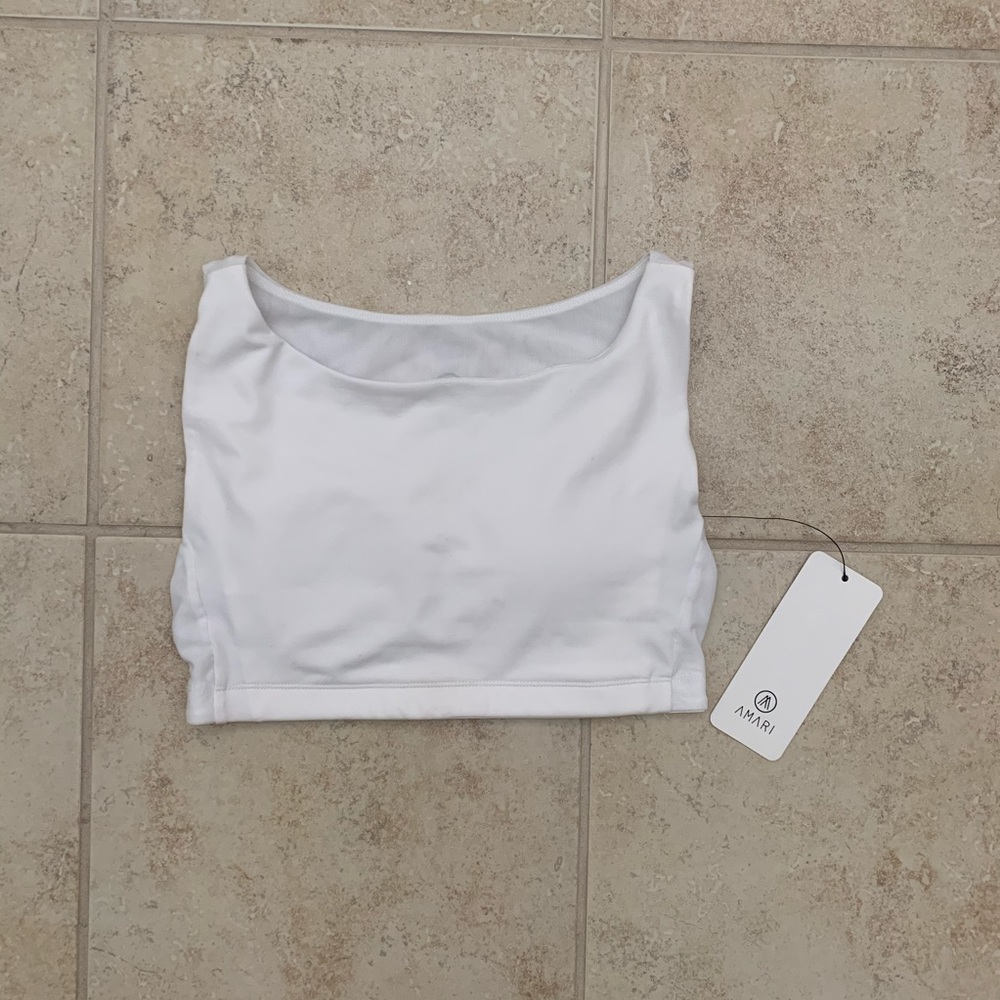 AMARI high neck sports bra